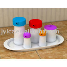 ensemble de cuisine avec couvercle en silicone